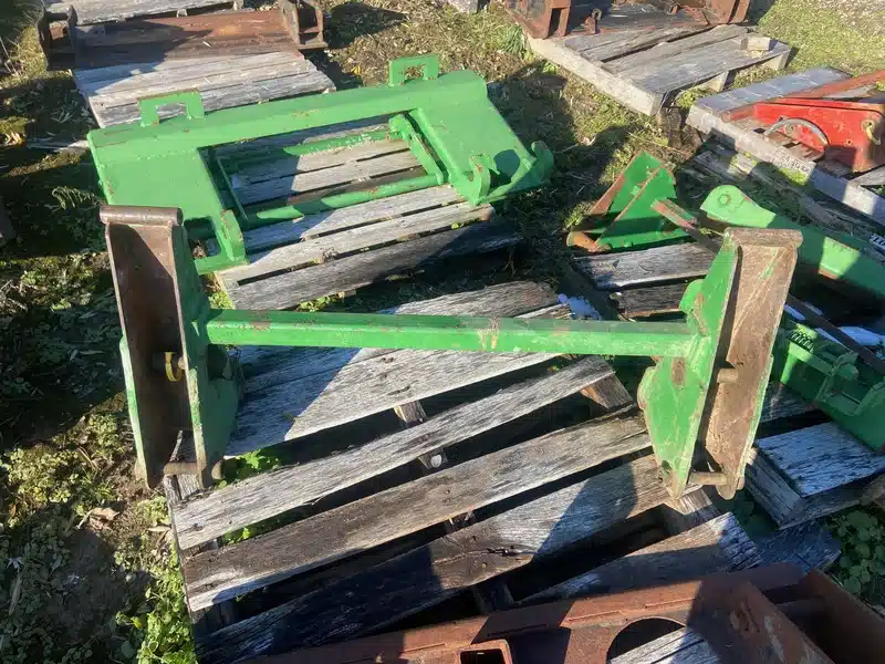 Gallery image 2 for John Deere Quick Attach Header Adapter