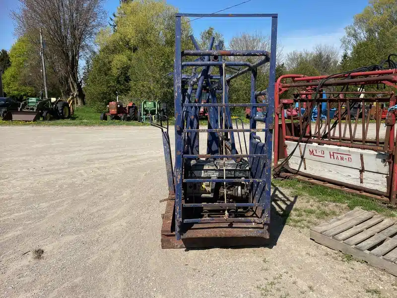 Gallery image 2 for Squeeze Chute Cattle Squeeze