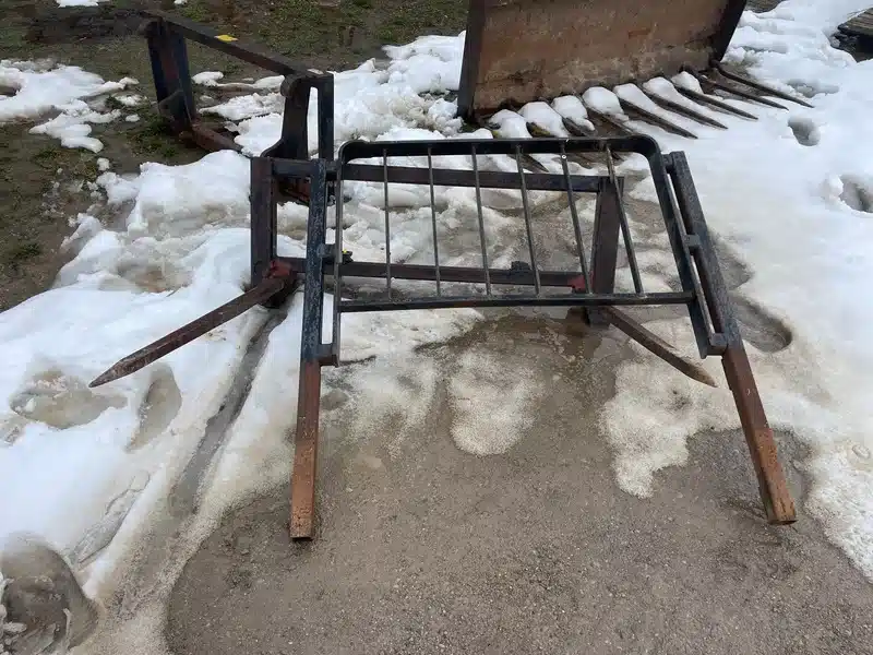 Gallery image 2 for Frey Spear Bale Spear