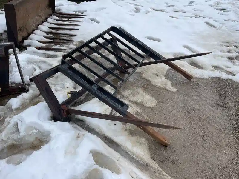 Gallery image 1 for Frey Spear Bale Spear