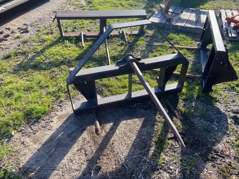 Unspecified Euro Bale Spear