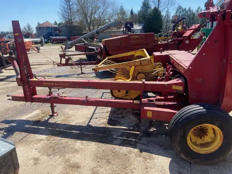 Gallery image 2 for New Holland 770 Forage Harvester