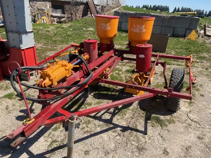 Gallery image 1 for Minneapolis Moline 2 Row Planter