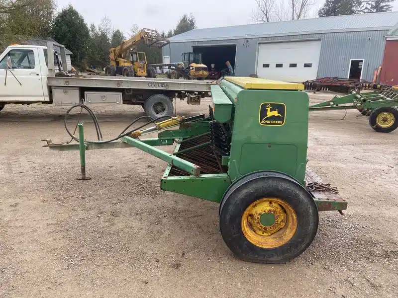 Photo de la Galerie 2 pour John Deere 8250 Semoir