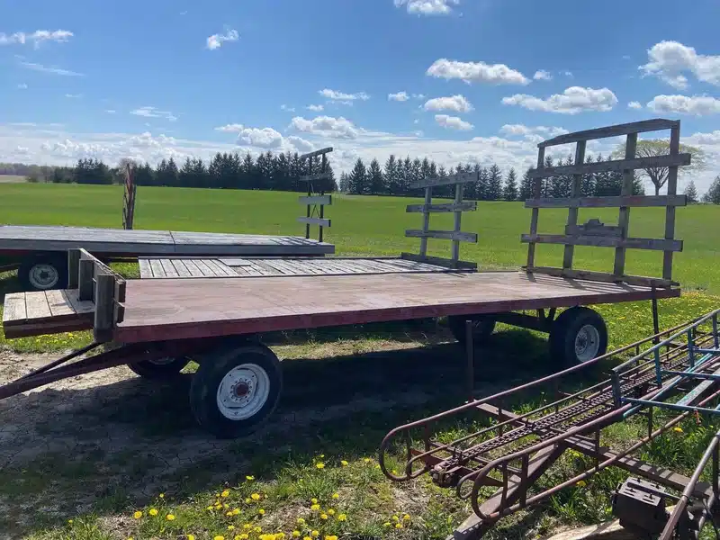 Photo de la Galerie 2 pour 20' x 8" Chariot à ballots
