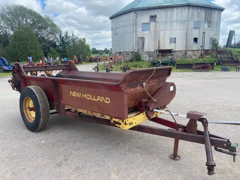 Gallery image 1 for New Holland 327 Manure Spreader