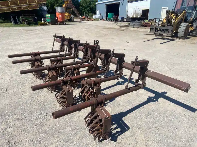 Gallery image 1 for Lilliston 4 ROW Row Crop Cultivator