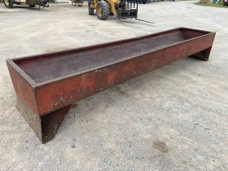 Gallery image 1 for 14' x 3' Mineral Feeder