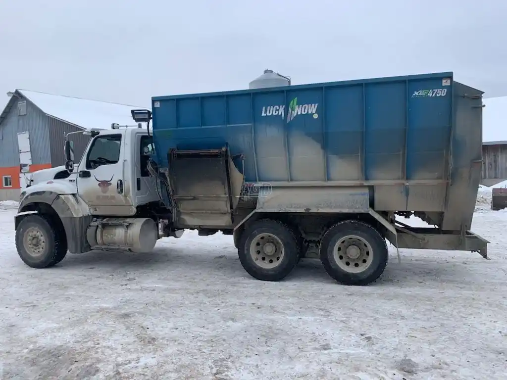 Gallery image 1 for 2019 Lucknow 4750 TMR Mixer