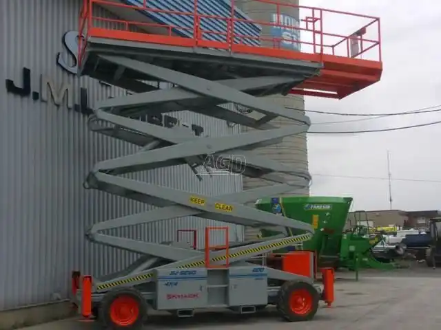 Photo de la Galerie 1 pour Usagé SkyJack SJ9250 élévateur à ciseaux