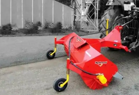 Gallery image 2 for New 2016 7 PIEDS Sweeper