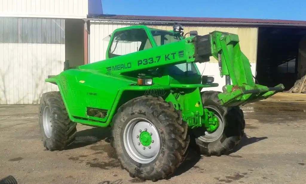 Gallery image 2 for Used 2004 Merlo 33.7 TeleHandler