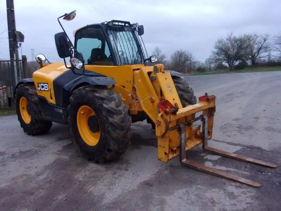 Gallery image 1 for Used 2015 JCB 531-70 TeleHandler