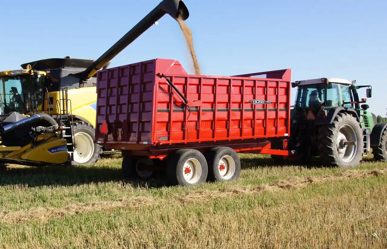 Gallery image 1 for New John BM Mfg Ltd. T-1500 Grain & Forage Boss Dump Wagon