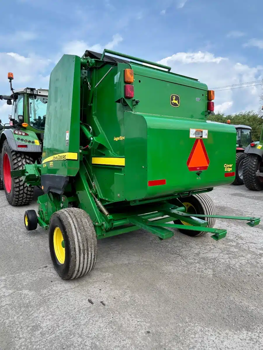 Gallery image 2 for Used 2010 John Deere 854 Round Baler