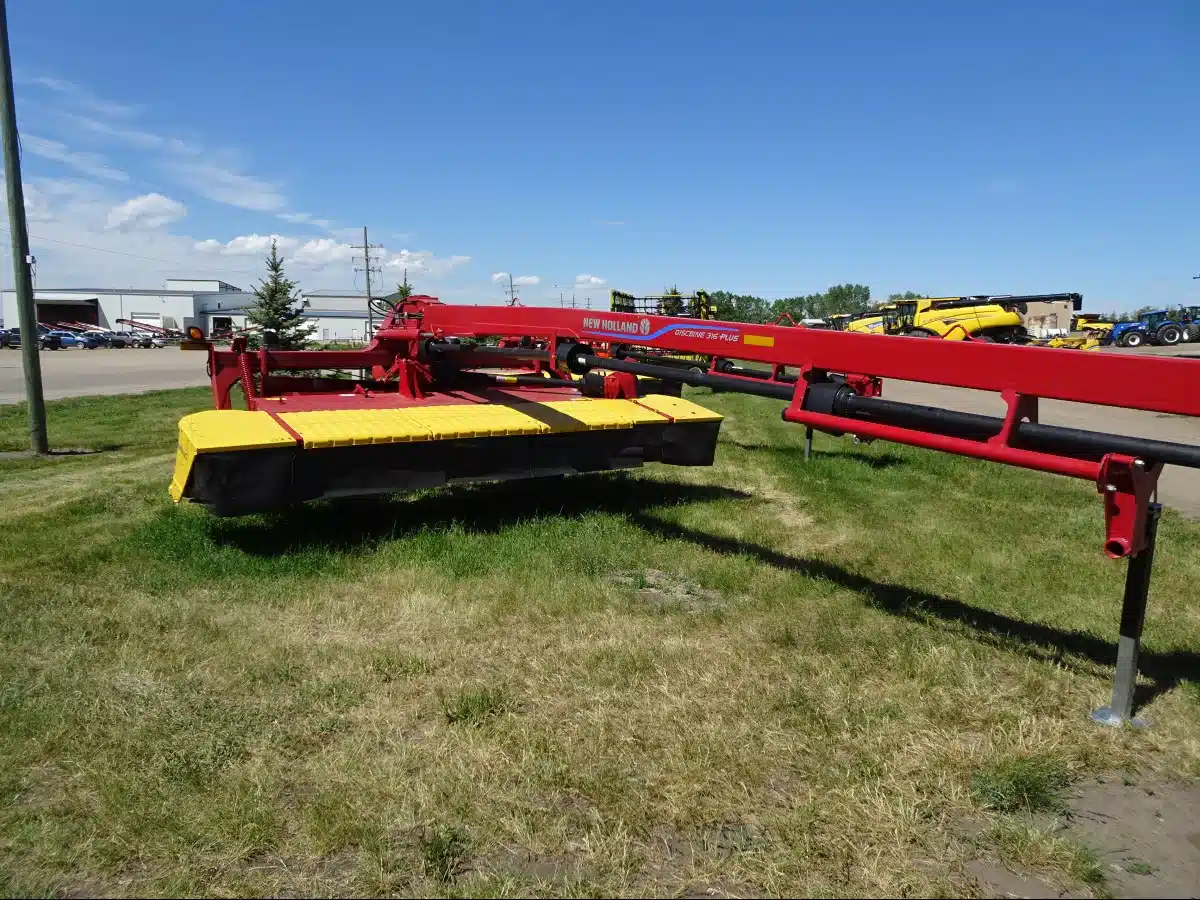 Gallery image 1 for New New Holland DB316R Disc Mower Conditioner