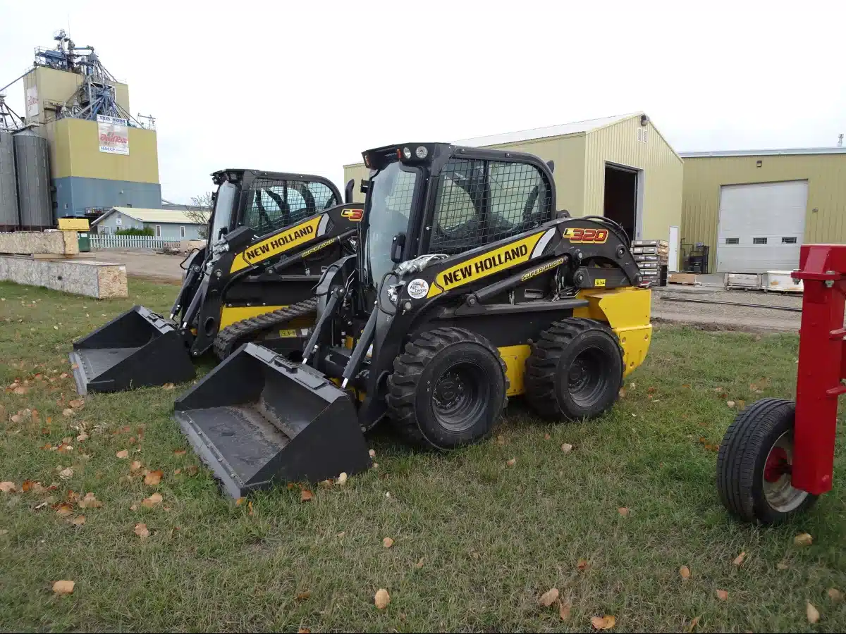 Image pour Usagé 2022 New Holland Construction L320 chargeuse à direction à glissement