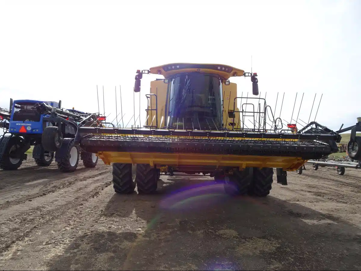 Gallery image 2 for Used 2024 New Holland CR8.90Z Combine