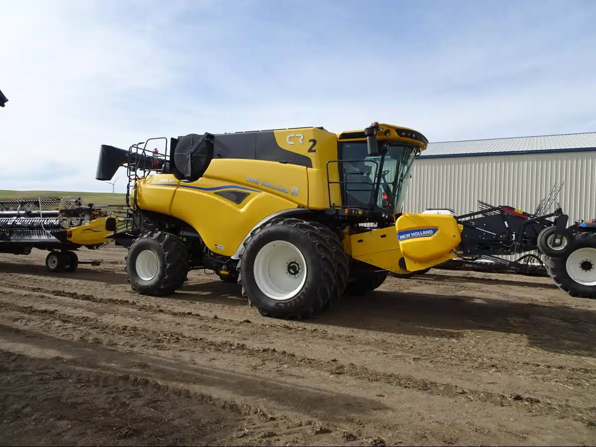 Gallery image 1 for Used 2024 New Holland CR8.90Z Combine