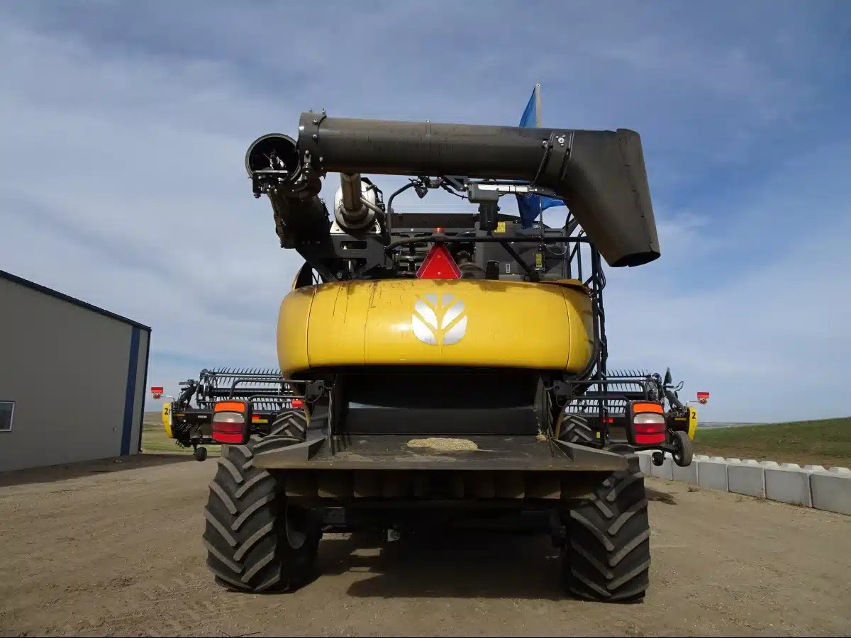 Gallery image 2 for Used 2024 New Holland CR8.90Z Combine