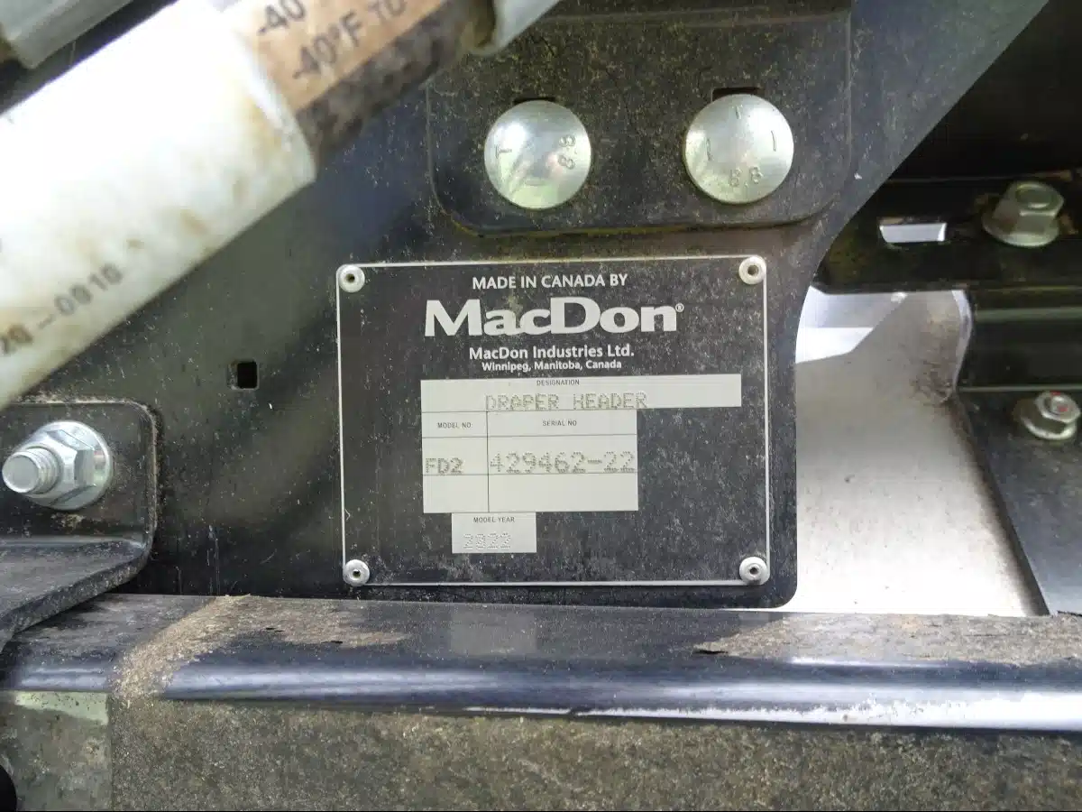 Photo de la Galerie 2 pour Usagé 2022 MacDon Industries Ltd. FD250