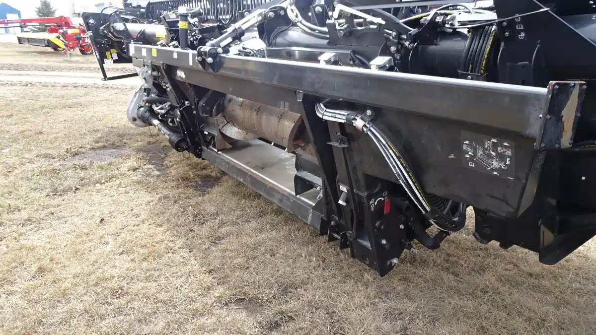 Gallery image 2 for Used 2018 MacDon FD135 Header - Flex Draper