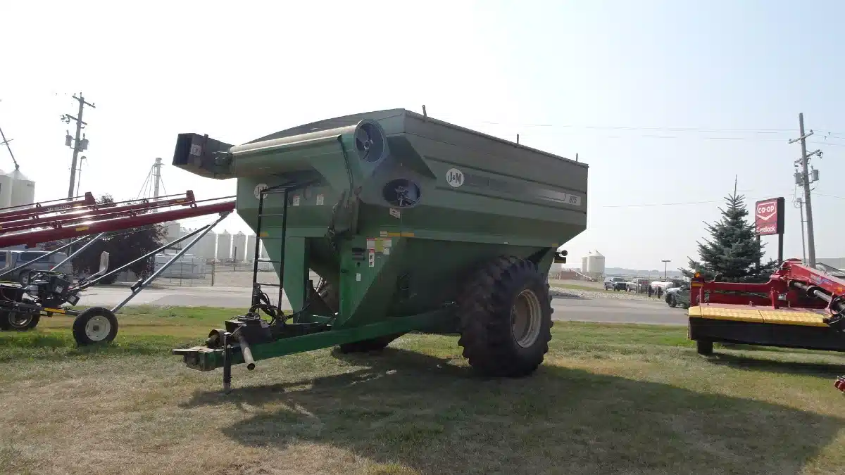 Used 2012 J&M 875 Grain Cart