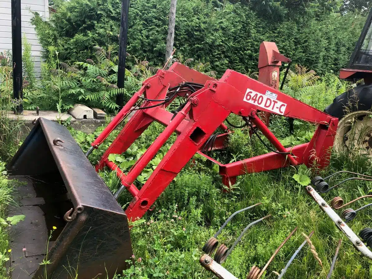 Gallery image 2 for Used 1987 Universal 640 DTC Tractor