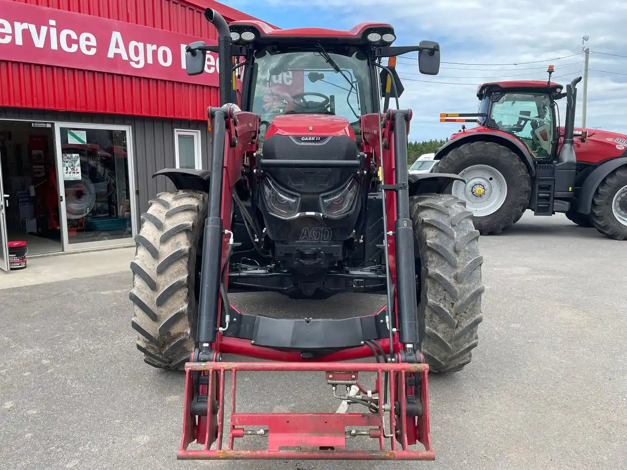 Gallery image 2 for Used 2018 Case IH MAXXUM 115 Tractor