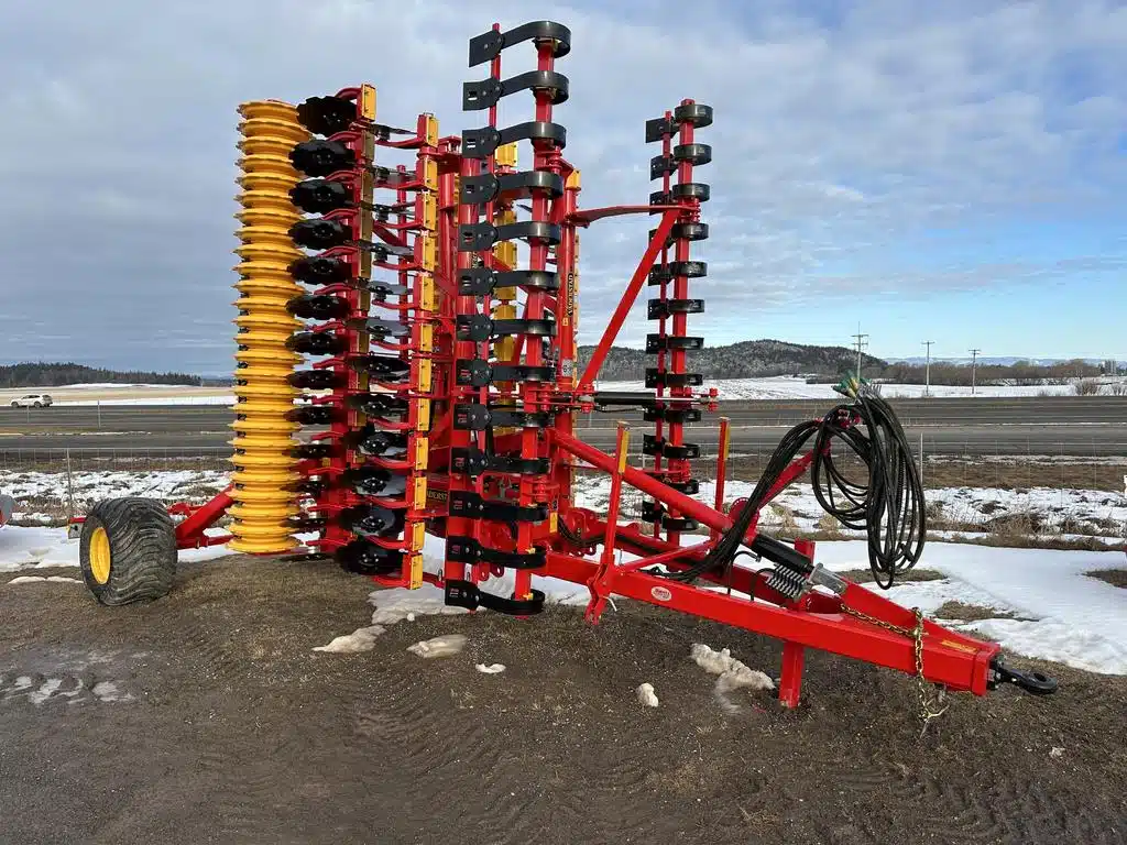 Gallery image 1 for New 2024 Väderstad Carrier XT 625 Rotary Tiller