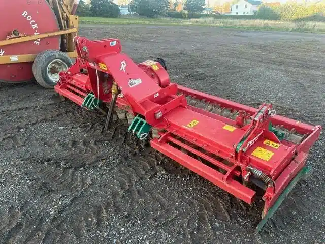 Gallery image 2 for Used 2013 Kverneland NG-S 101 Harrow