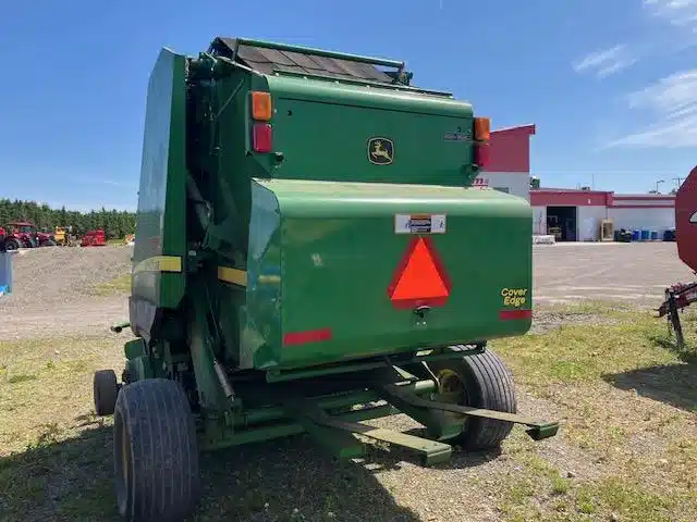 Gallery image 2 for Used 2014 John Deere 854 Round Baler