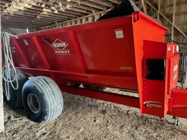 Gallery image 2 for Used 2016 Kuhn 8124 Manure Spreader