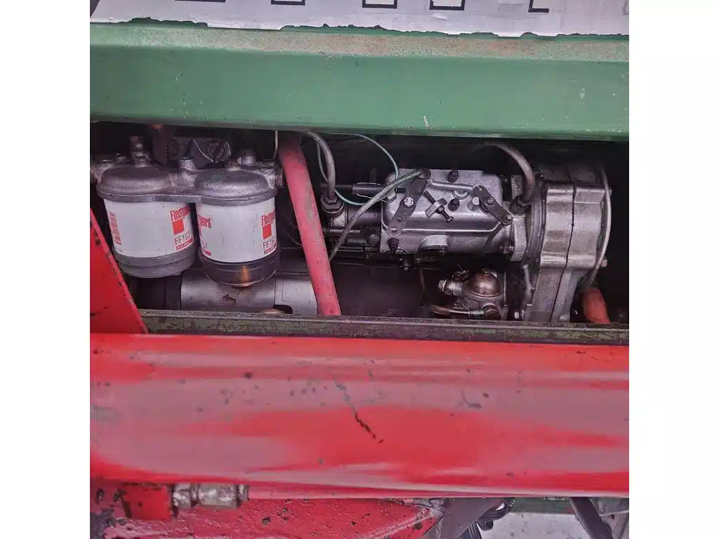 Gallery image 2 for 1974 White 1370 Tractor