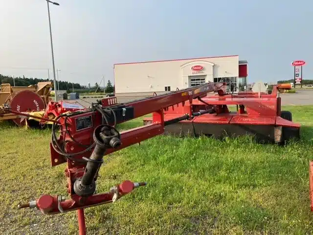 Gallery image 1 for 2008 New Holland H7550 Disc Mower Conditioner