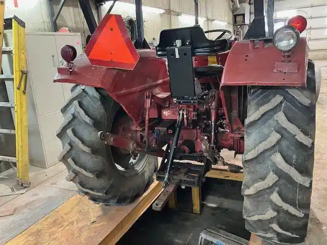 Gallery image 2 for 1978 Allis Chalmers 5040 Tractor