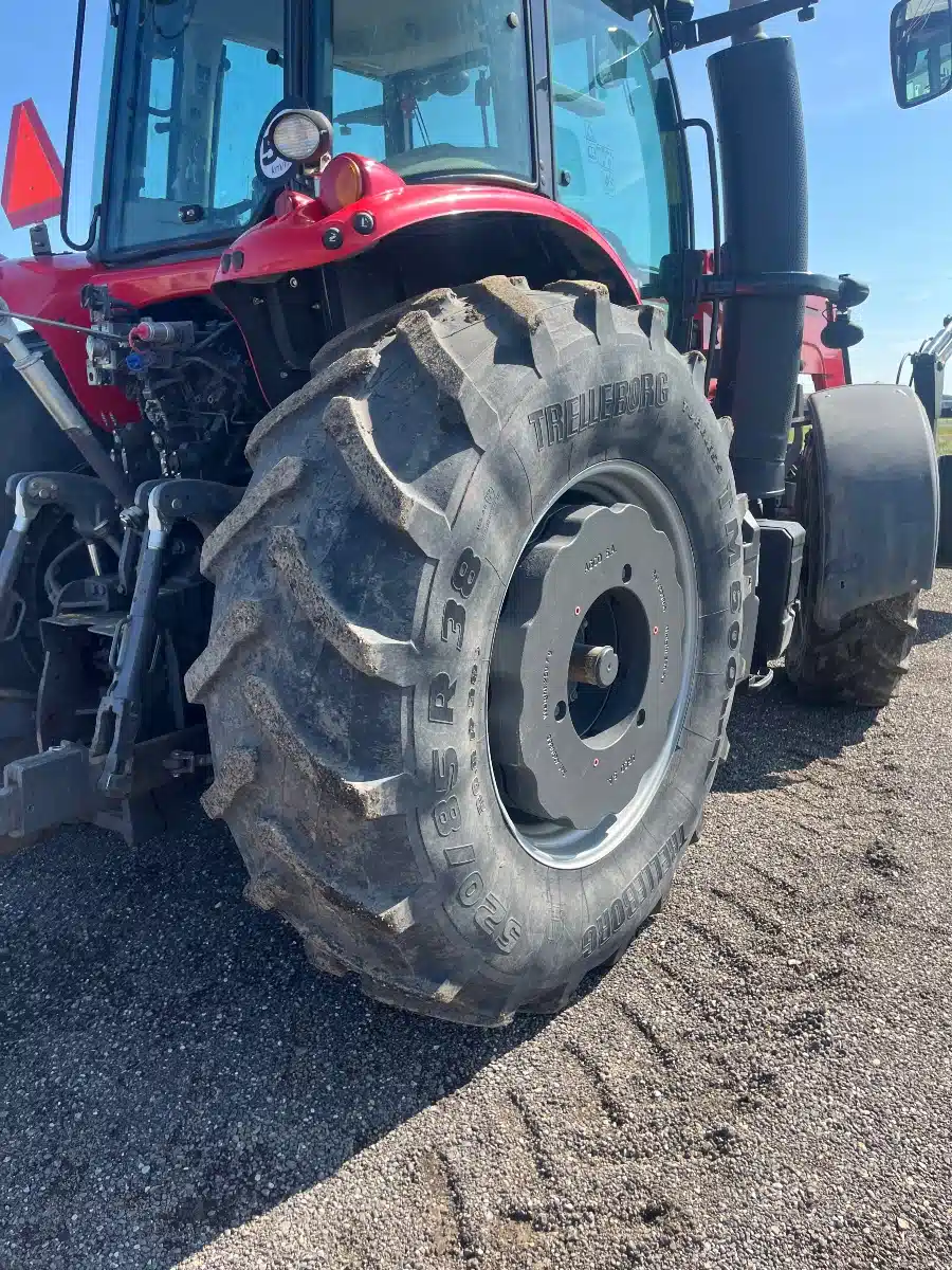 Gallery image 2 for Used 2018 Massey Ferguson 7715S Tractor