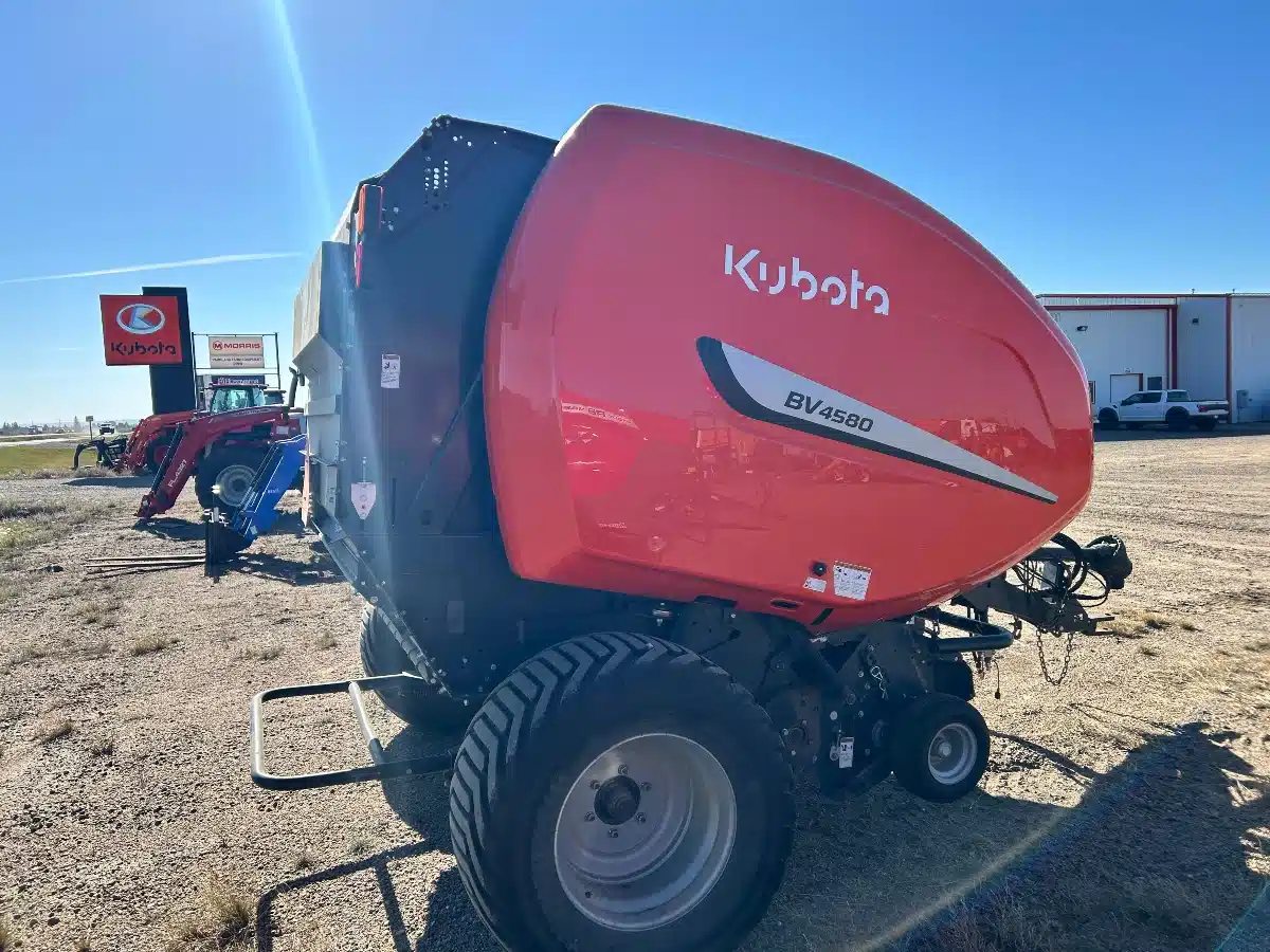 Gallery image 2 for Used 2021 Kubota BV4580NT Round Baler