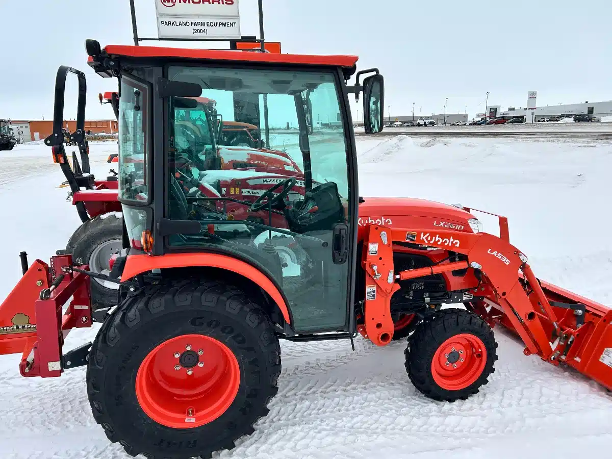 Gallery image 2 for 2023 Kubota LX2610 Tractor