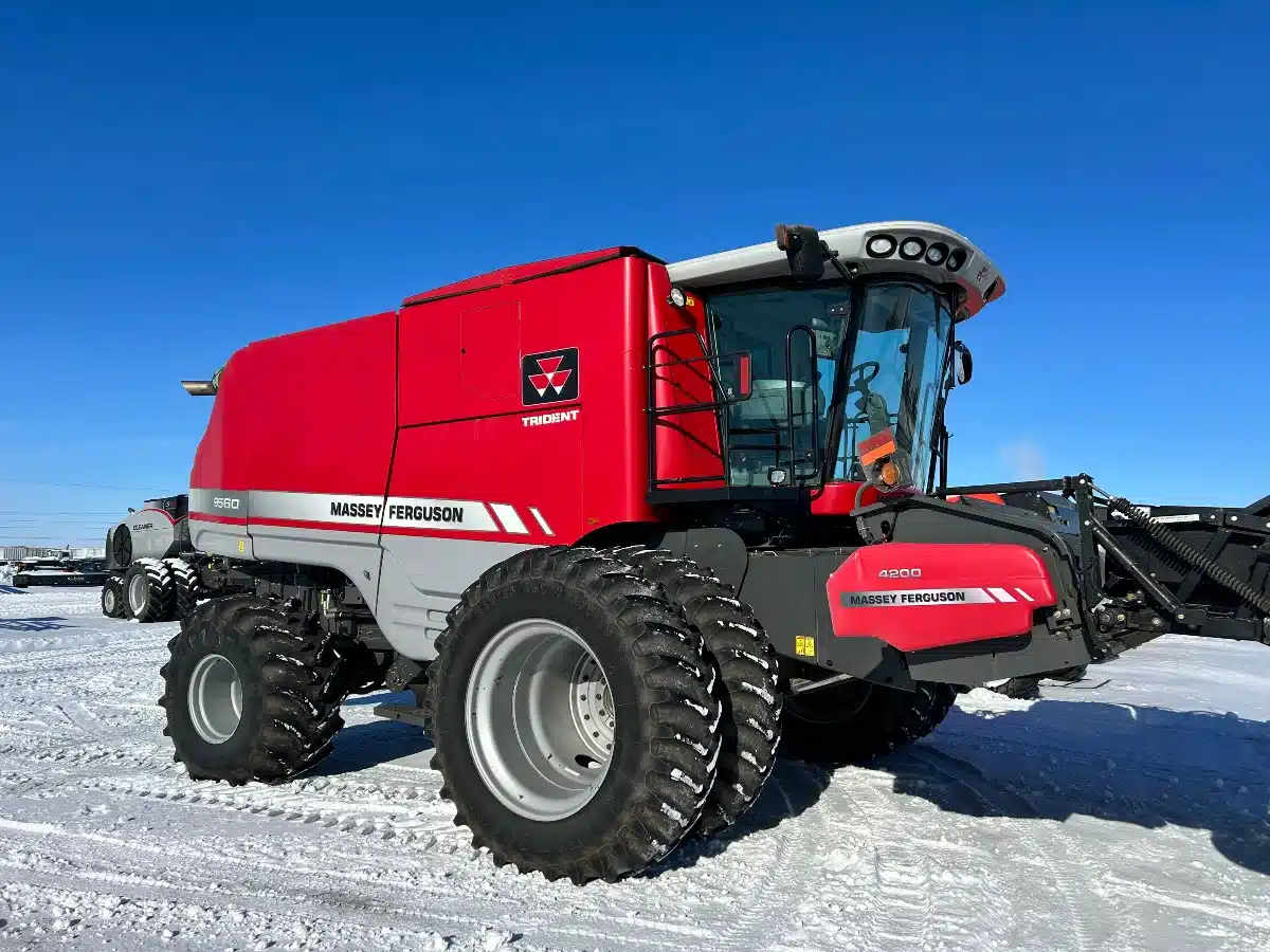 Gallery image 1 for 2012 Massey Ferguson 9560 Combine