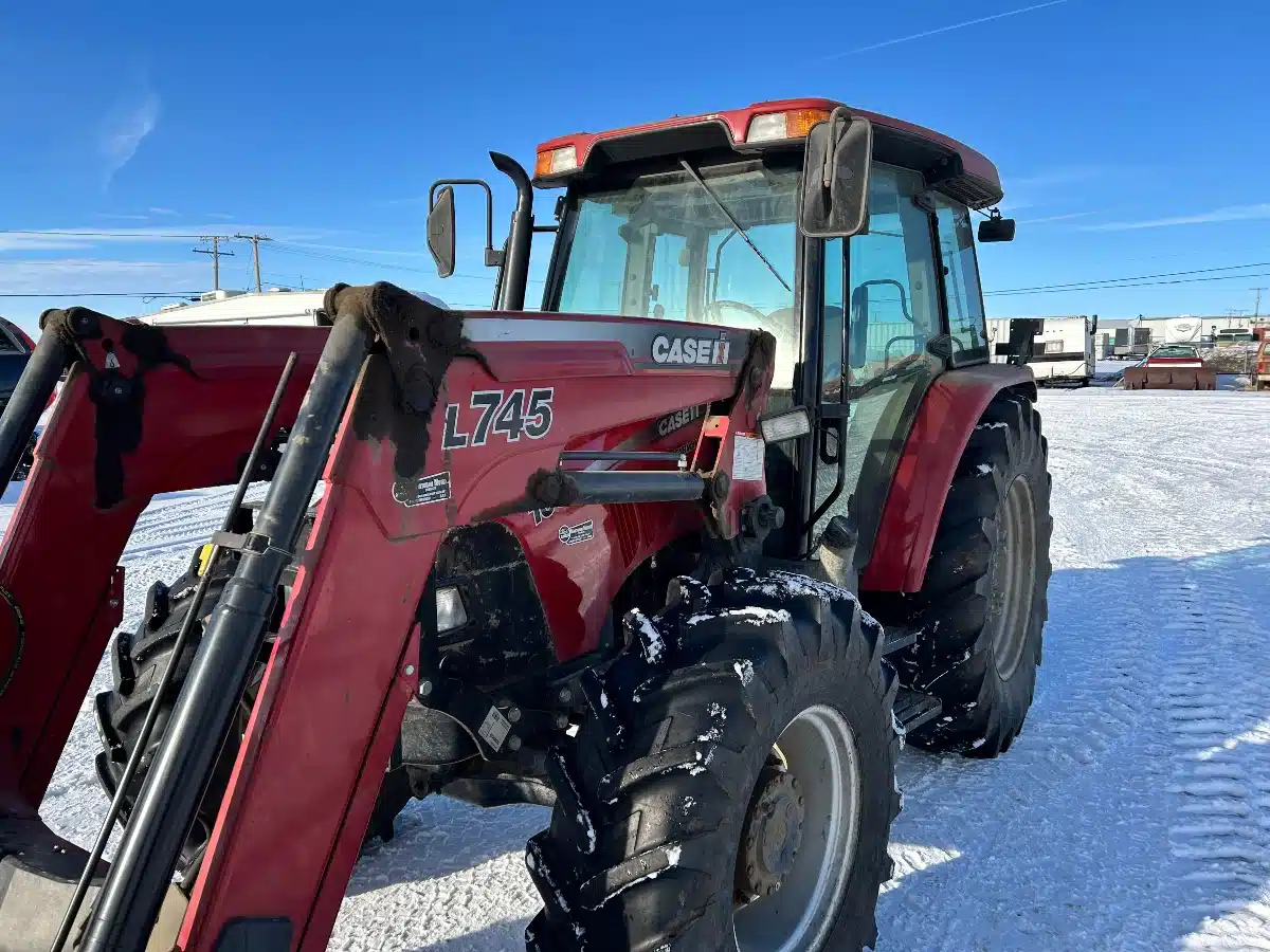 Gallery image 1 for 2011 Case FARMALL 105U Tractor