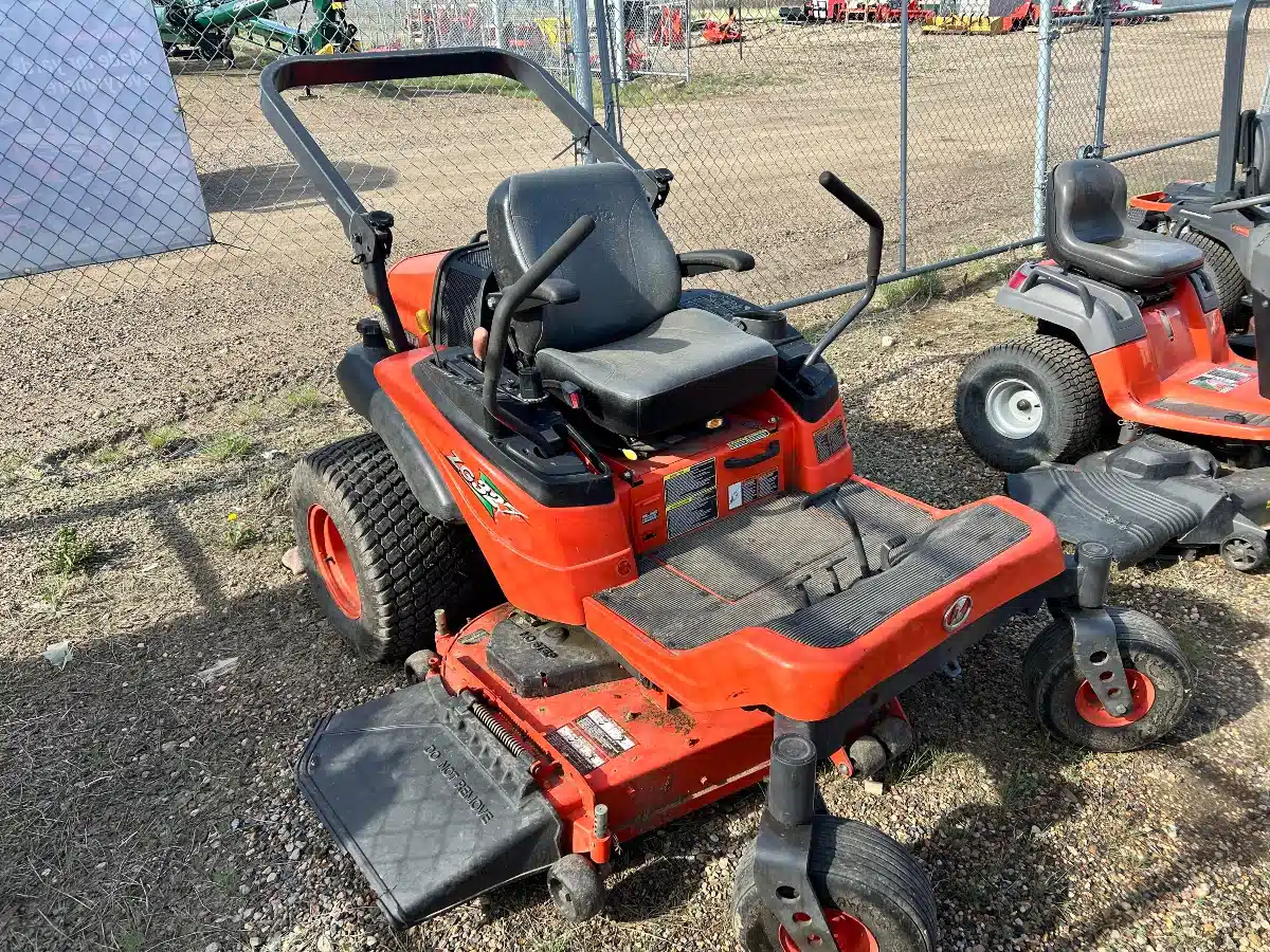 Photo de la Galerie 2 pour 2009 Kubota ZG327 Tondeuse à rayon de braquage zéro