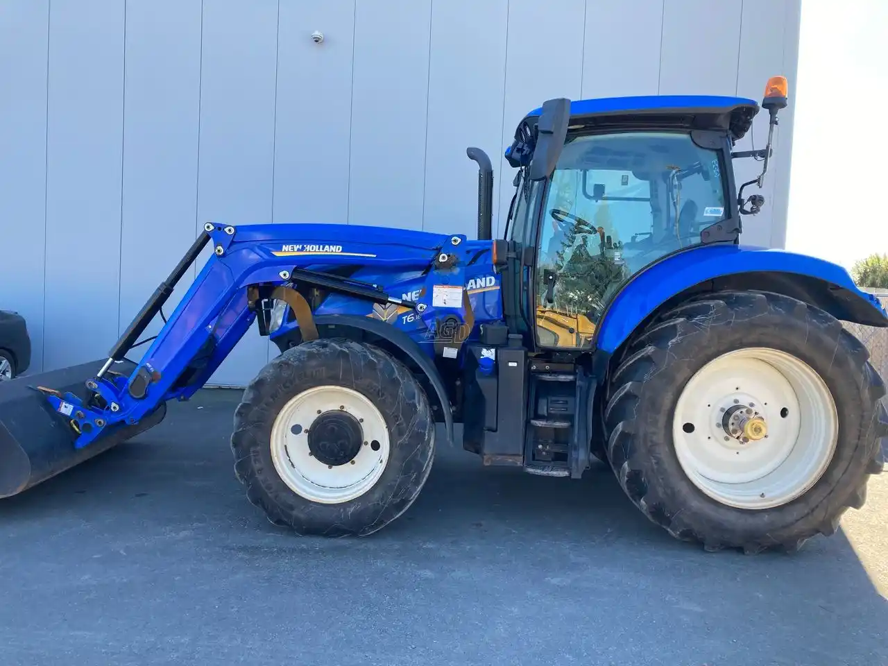 Gallery image 1 for Used 2019 New Holland T6.180 Tractor