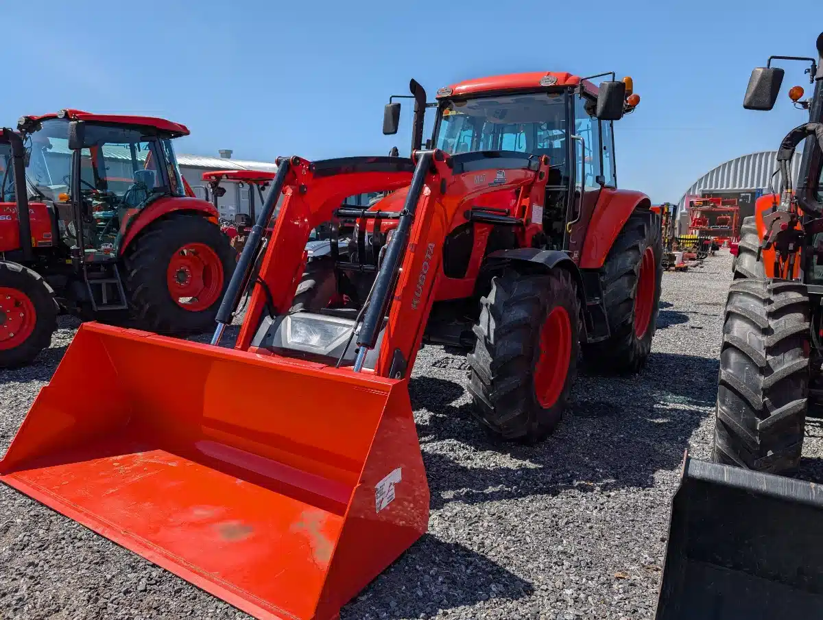 Gallery image 2 for Used 2019 Kubota M6-111SDSCC Tractor