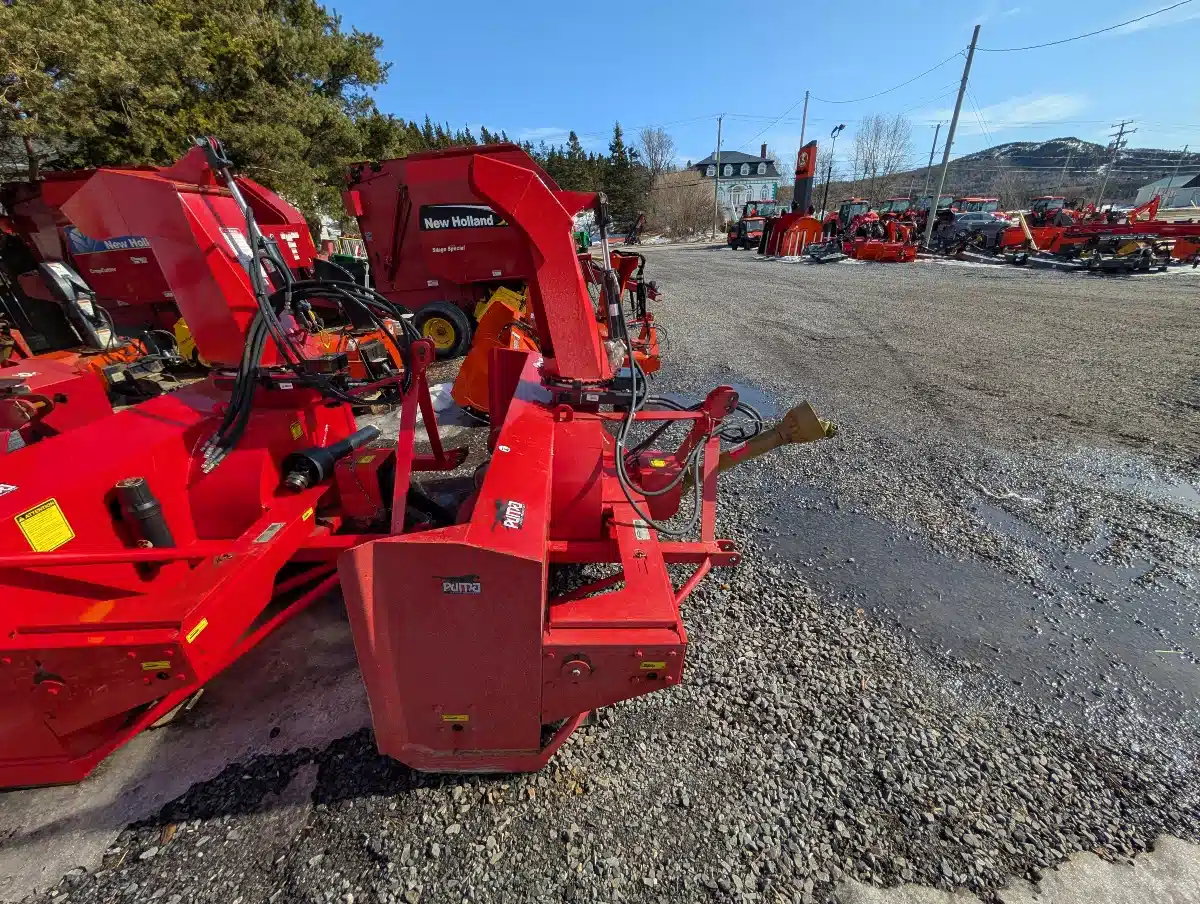 Gallery image 2 for Used 2020 Kubota PUMA-80 Snow Blower