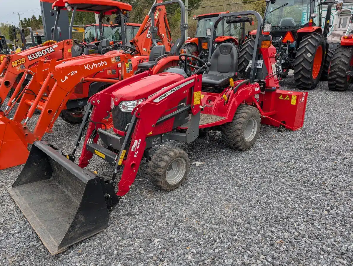 Gallery image 2 for Used 2023 Massey Ferguson GC1723E Tractor