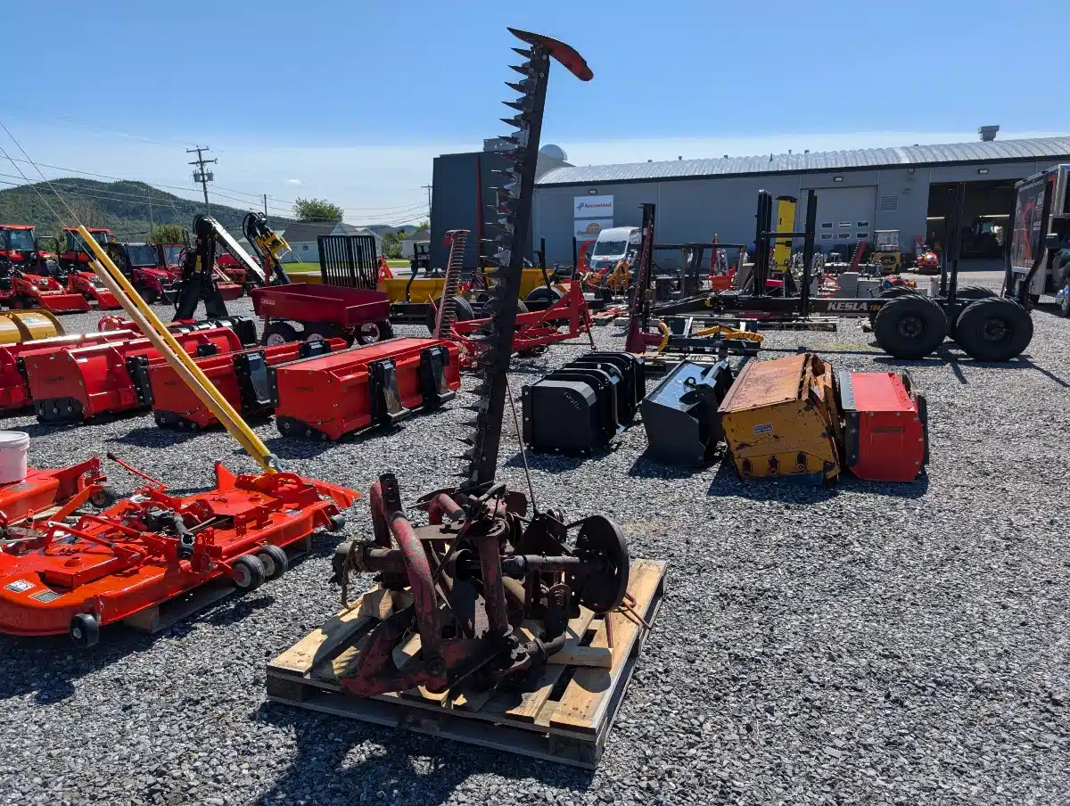 Gallery image 2 for Used N/A Massey Ferguson 31 Mower - Sickle