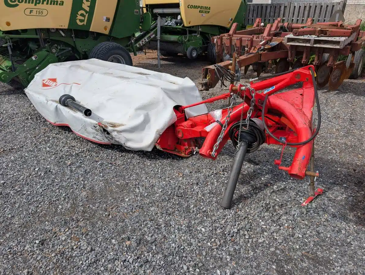 Gallery image 1 for 2010 Kuhn GMD66 Swath Turner