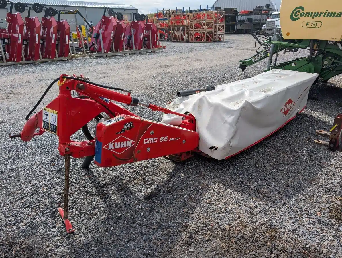 Gallery image 2 for 2010 Kuhn GMD66 Swath Turner