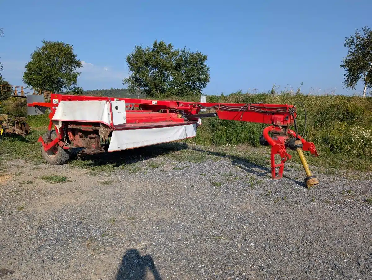 Gallery image 1 for Used 2012 Kuhn FC 352 G Disc Mower Conditioner